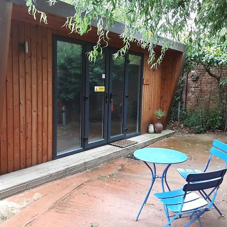 Bed and Breakfast The Cabin Flore Екстер'єр фото